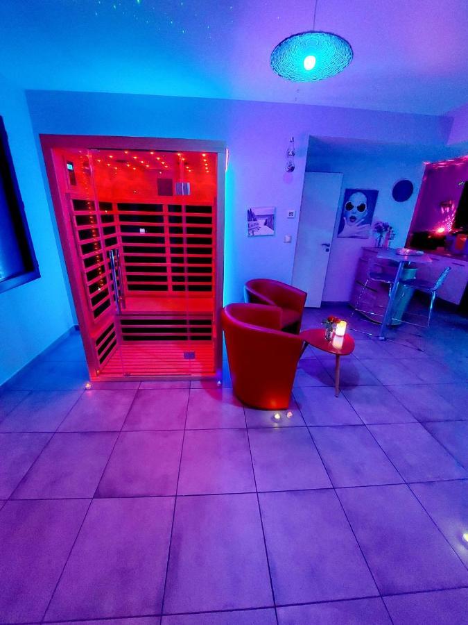 Un Sejour Romantique En Couple Avec Jacuzzi Prive Chromotherapie Jardin Maison Privee Ychoux Kültér fotó